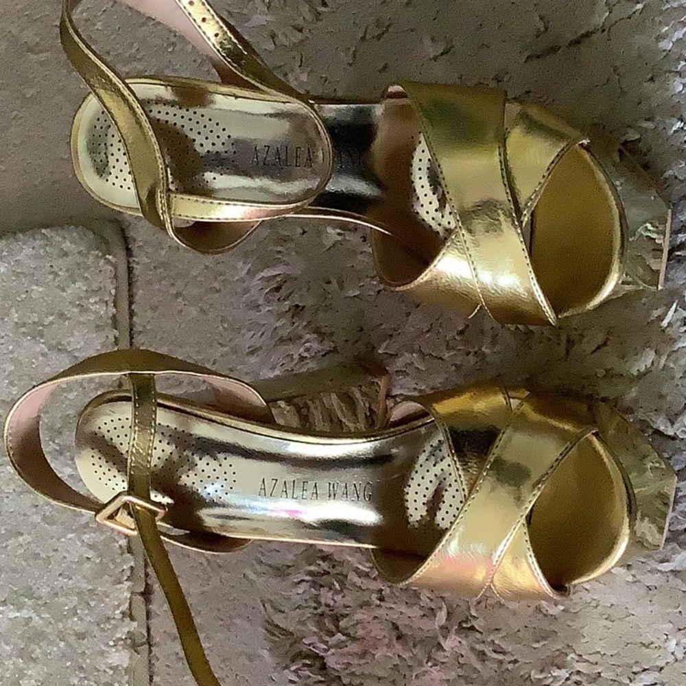 Azalea Wang gold platform sandals size 7.5
